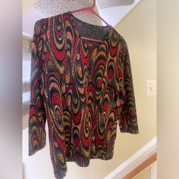 Boatneck red patterned ladies shirt, 3/4 length sleeves. Rich colours - Picture 2 of 5